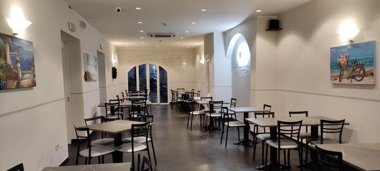 ואראצה Hotel Lido מראה חיצוני תמונה