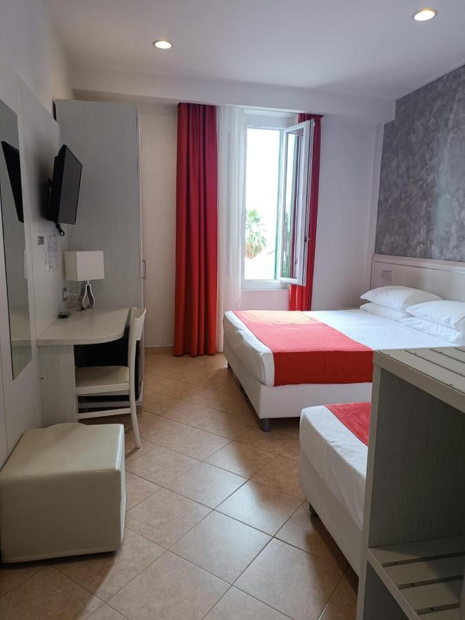 ואראצה Hotel Lido מראה חיצוני תמונה