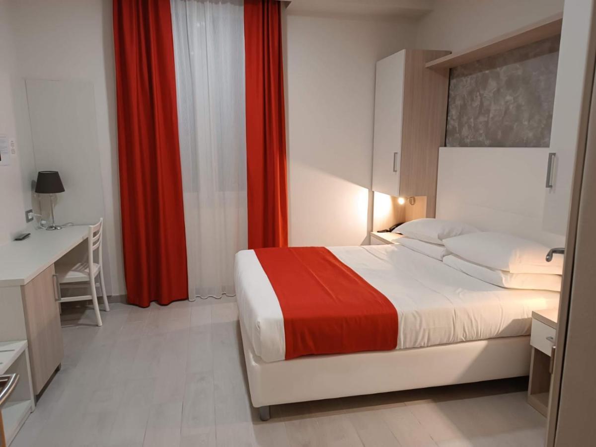 ואראצה Hotel Lido מראה חיצוני תמונה