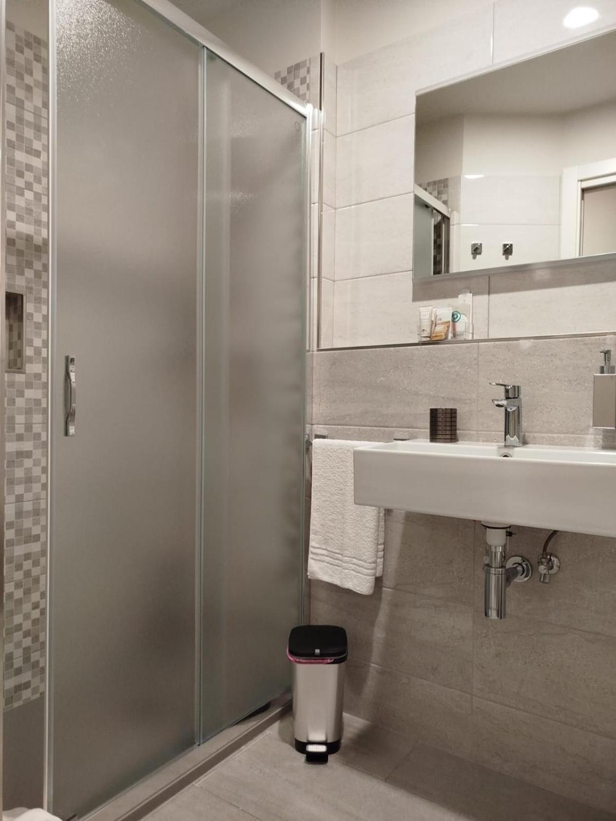 ואראצה Hotel Lido מראה חיצוני תמונה