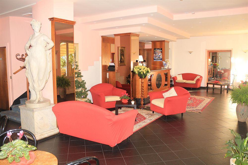 ואראצה Hotel Lido מראה חיצוני תמונה
