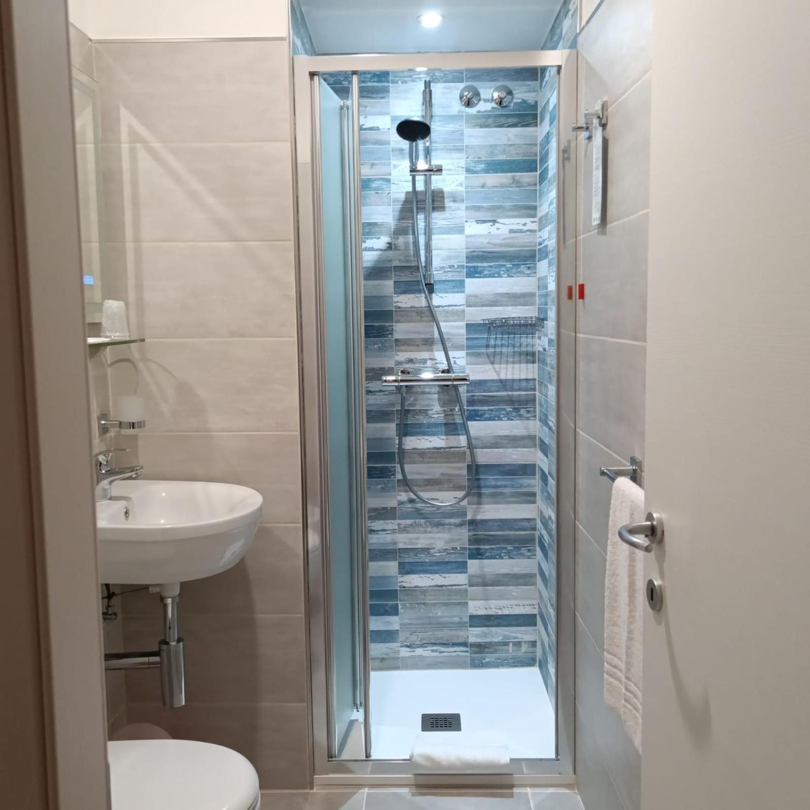 ואראצה Hotel Lido מראה חיצוני תמונה
