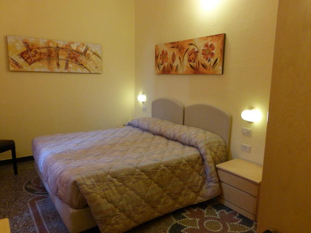 ואראצה Hotel Lido מראה חיצוני תמונה