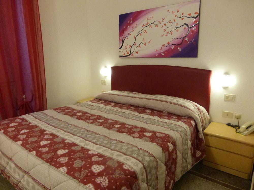ואראצה Hotel Lido מראה חיצוני תמונה
