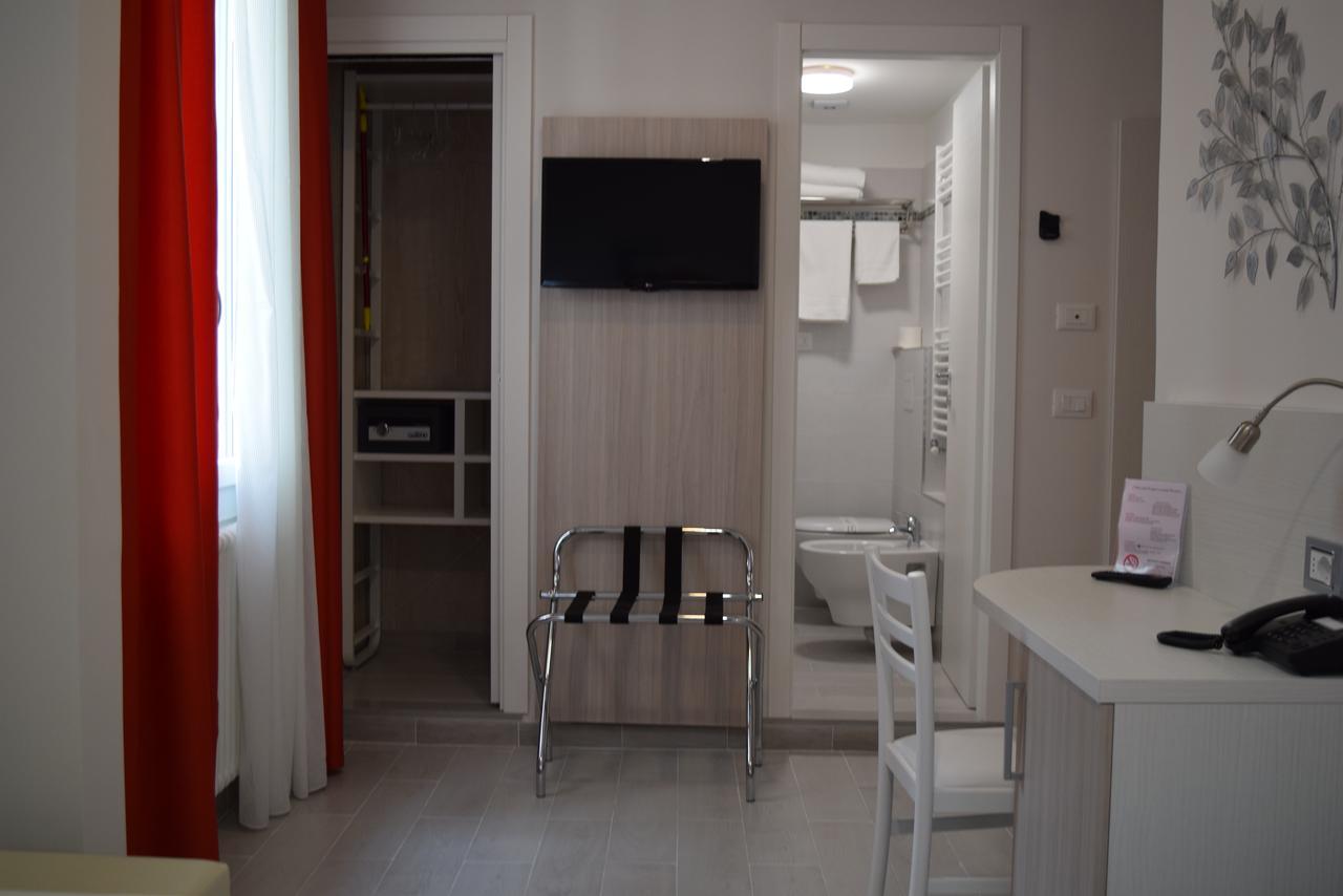 ואראצה Hotel Lido מראה חיצוני תמונה